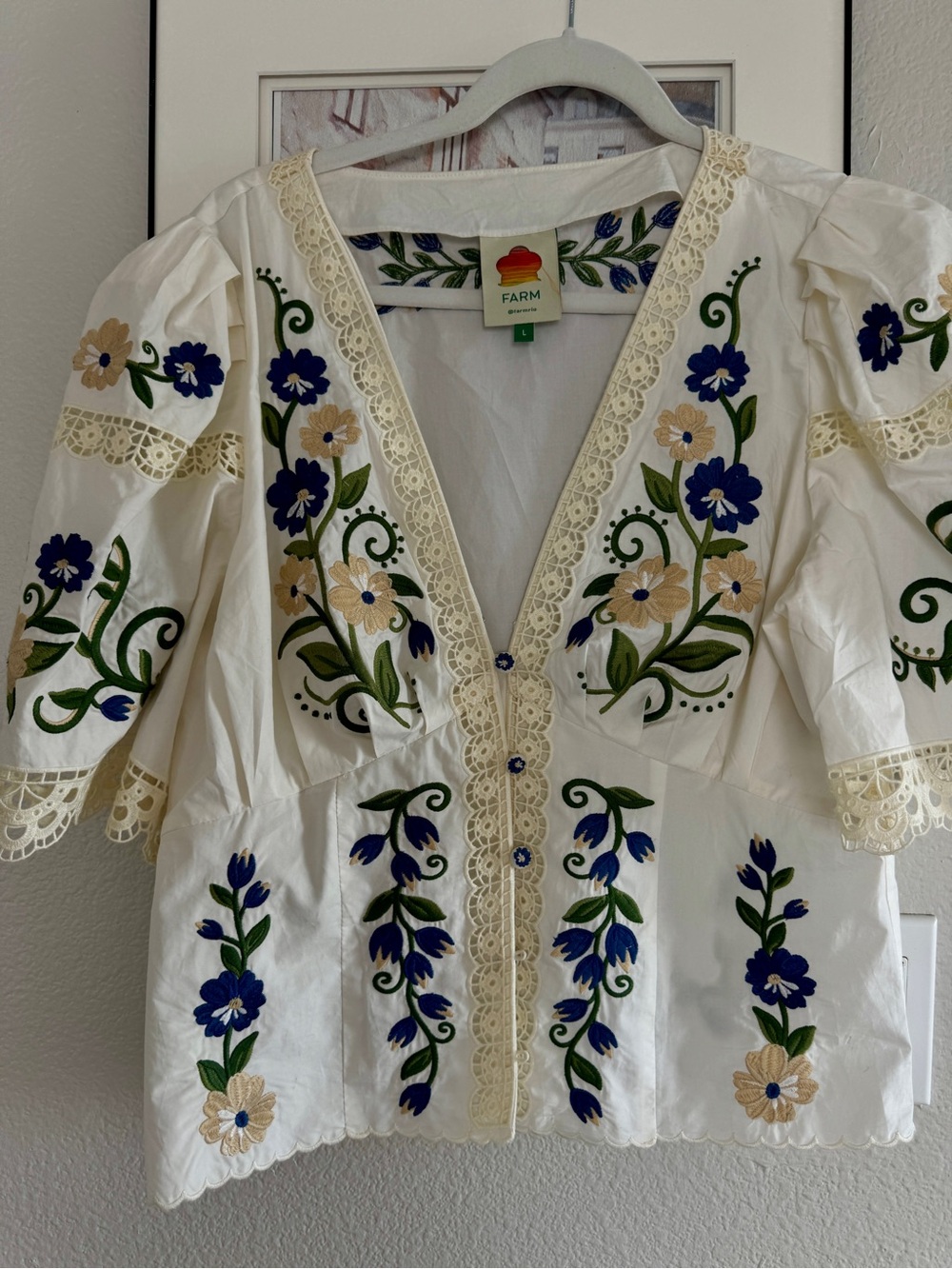 Farm Rio Embroidered Floral V-Neck Women’s Top - Picture 10 of 17